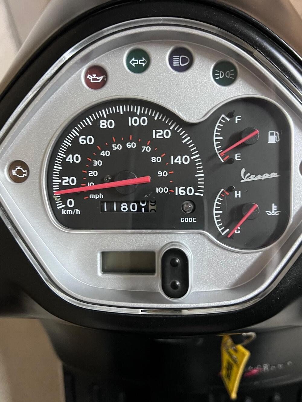 Vespa GTS 300 (2010 - 14) (7)