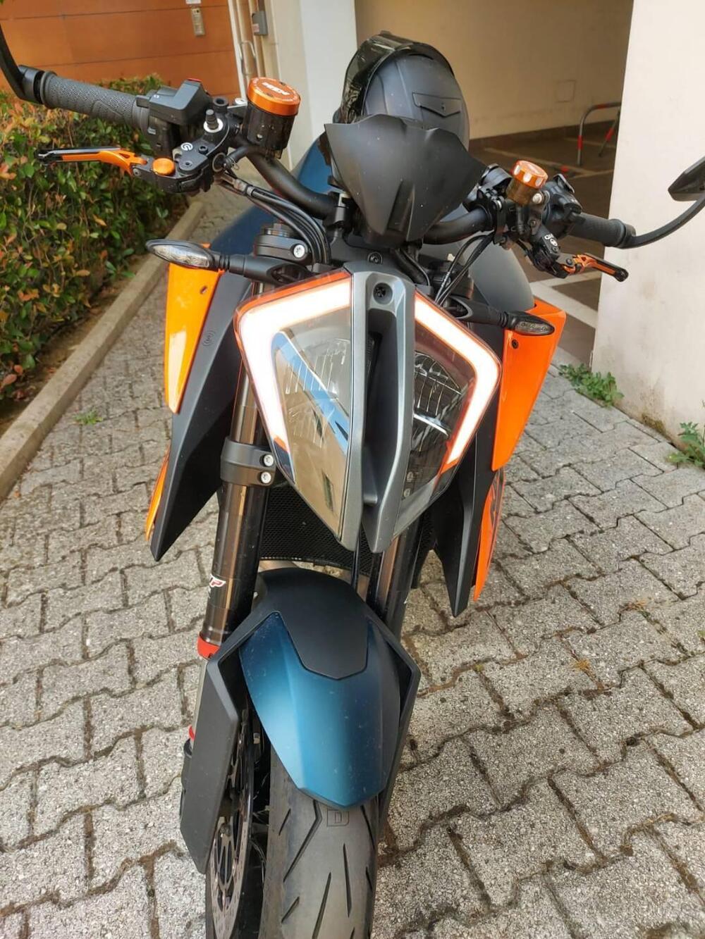 KTM 1290 Super Duke R (2021) (3)