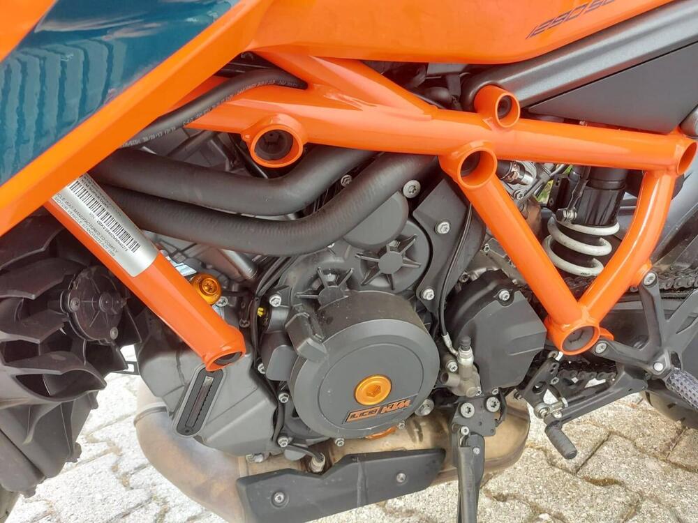 KTM 1290 Super Duke R (2021) (4)