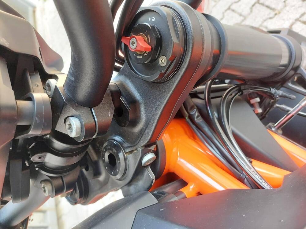 KTM 1290 Super Duke R (2021) (6)