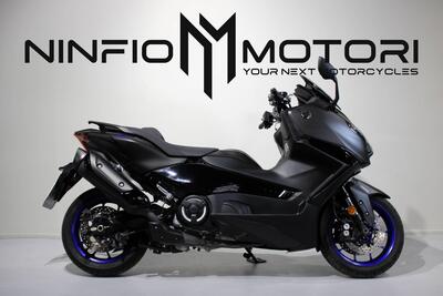 Yamaha T-Max 560 (2025) usata