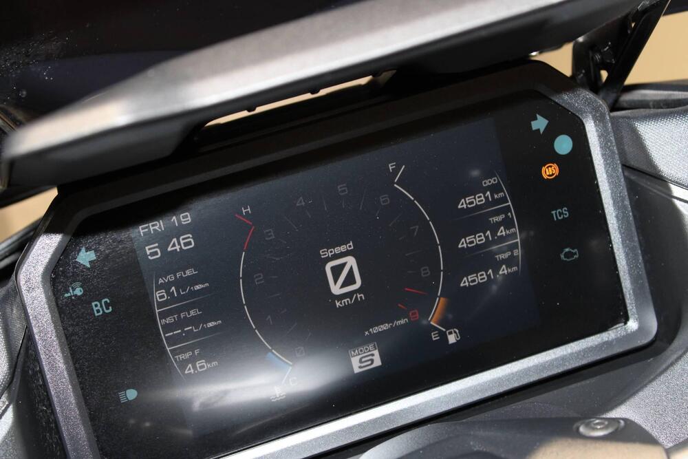 Yamaha T-Max 560 (2025) (6)