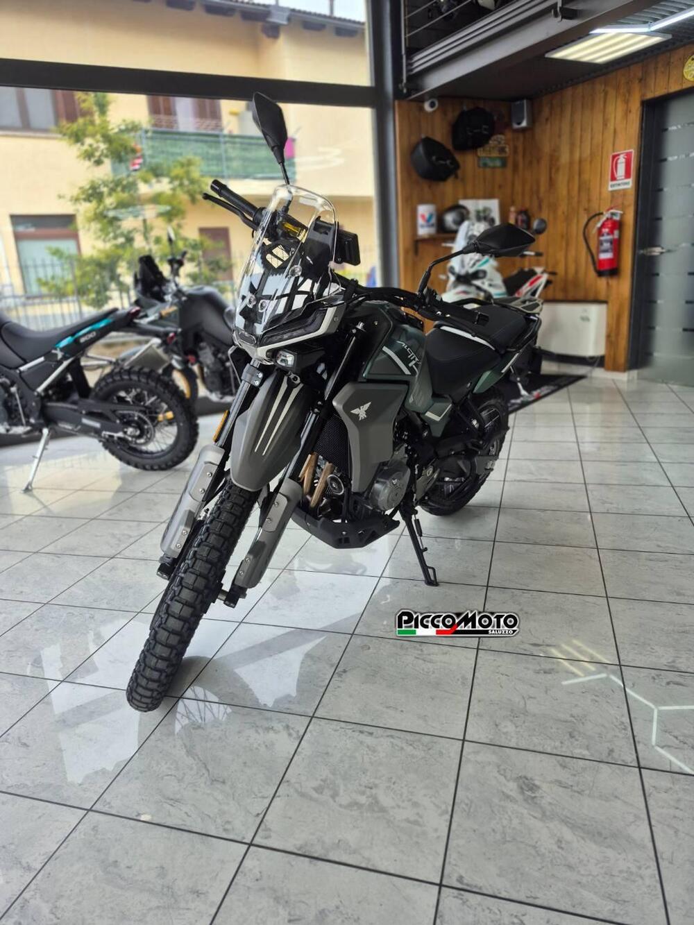 Moto Morini Allthrike 450 (2025) (3)