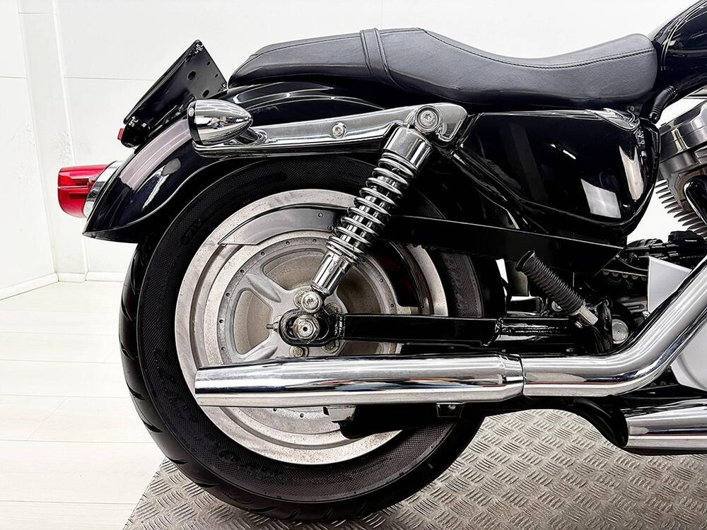 Harley-Davidson 883 Custom (2006 - 07) - XL 883C (6)