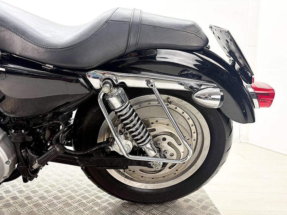 Harley-Davidson 883 Custom (2006 - 07) - XL 883C (18)