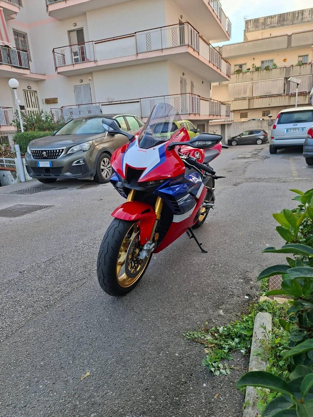 Honda CBR 1000 RR-R Fireblade SP (2022 - 23) (2)