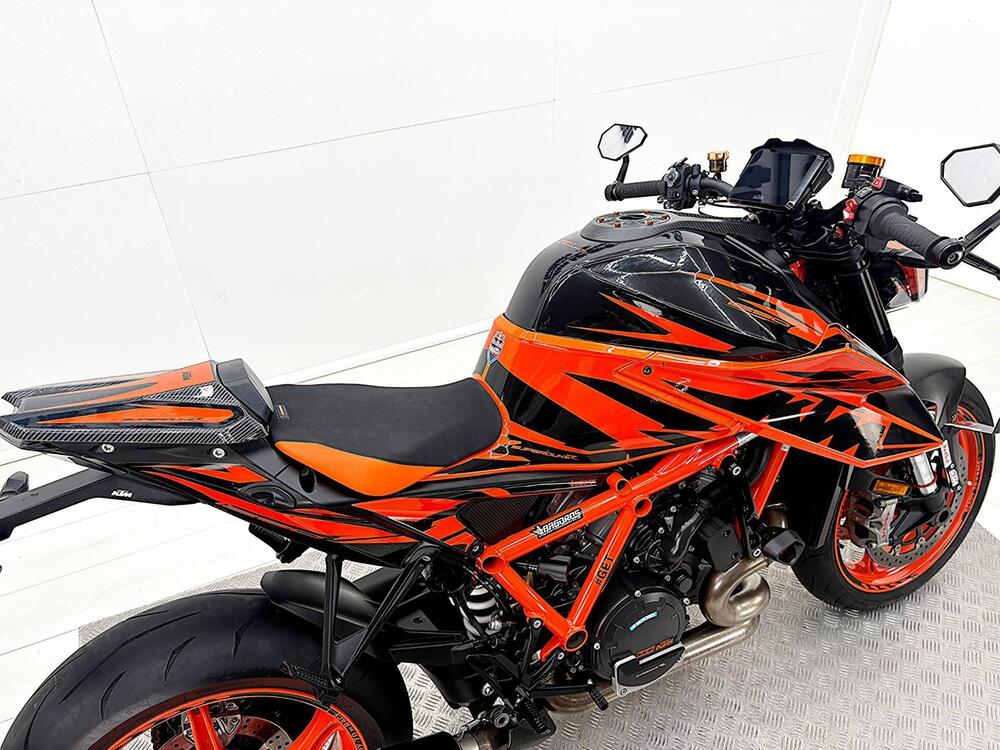 KTM 1290 Super Duke R (2022 - 23) (20)