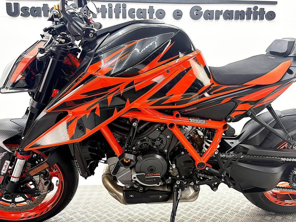 KTM 1290 Super Duke R (2022 - 23) (17)