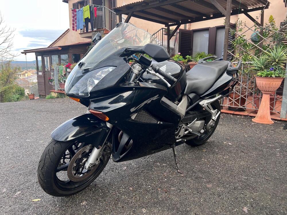 Honda VFR 800 (2002 - 05) (5)