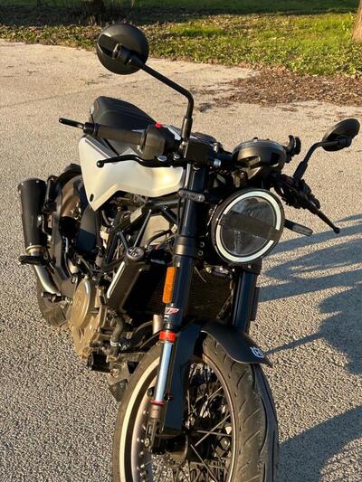 Husqvarna Vitpilen 401 (2021 - 23) usata