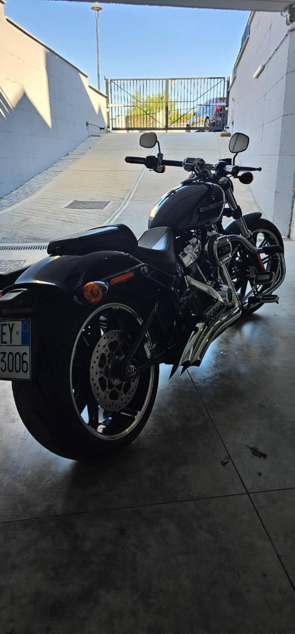 Harley-Davidson Breakout (2021 - 22)