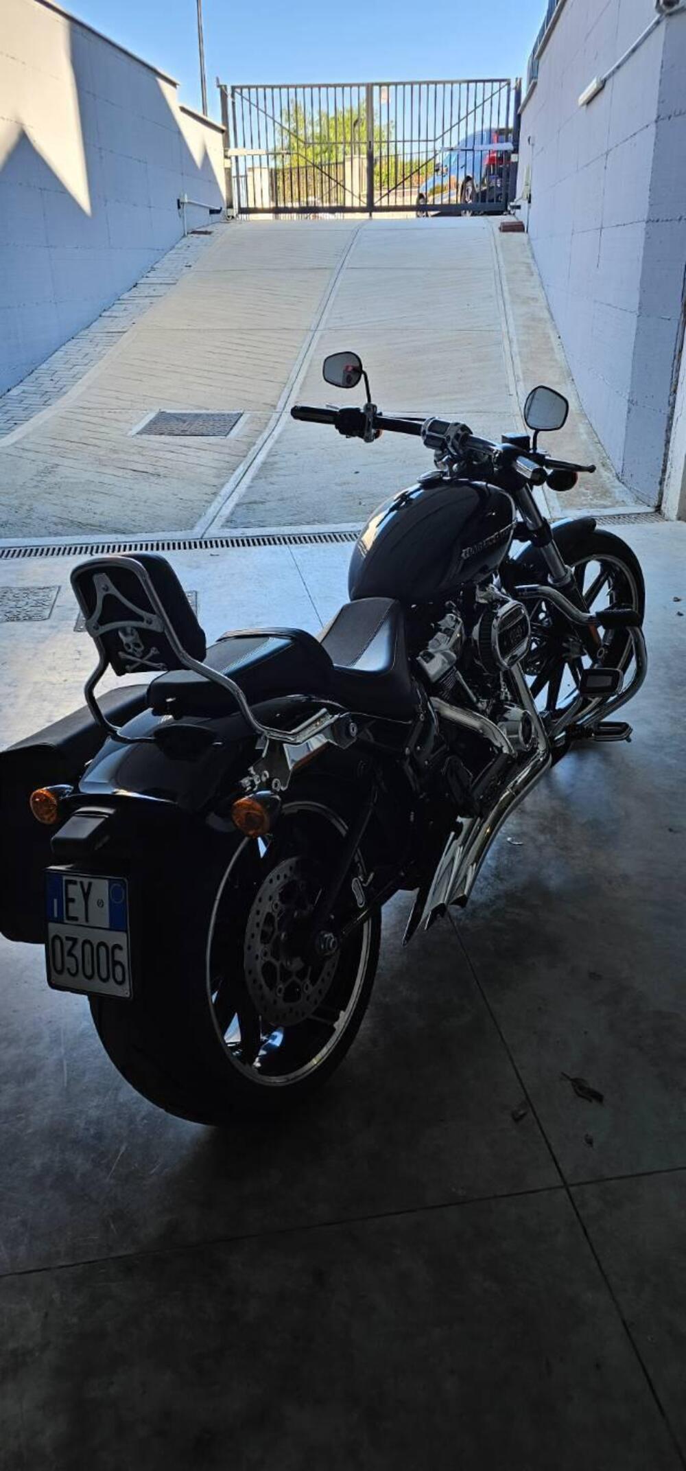 Harley-Davidson Breakout (2021 - 22) (2)