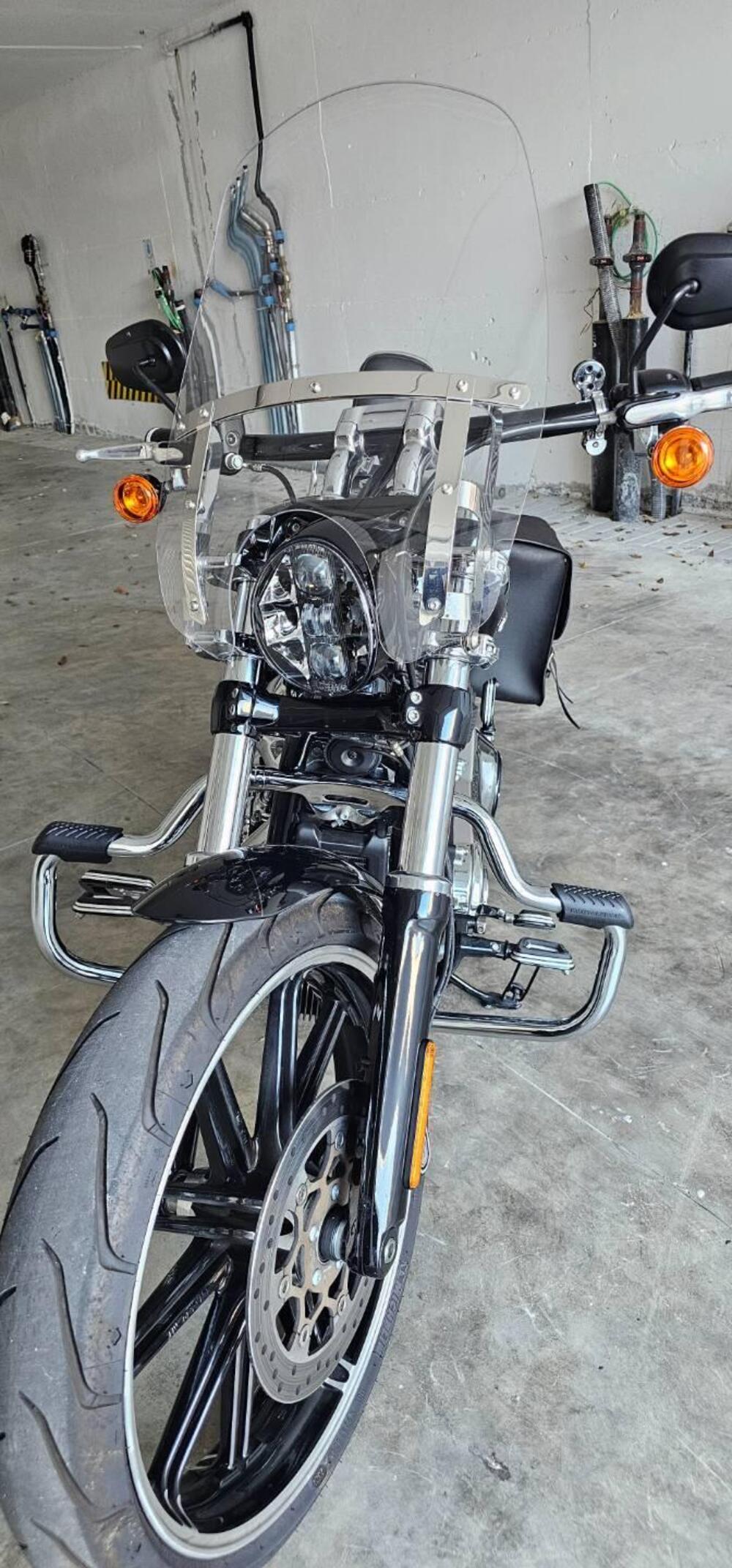 Harley-Davidson Breakout (2021 - 22) (3)