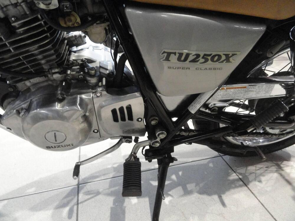 Suzuki TU 250 X (1997 - 03) (11)