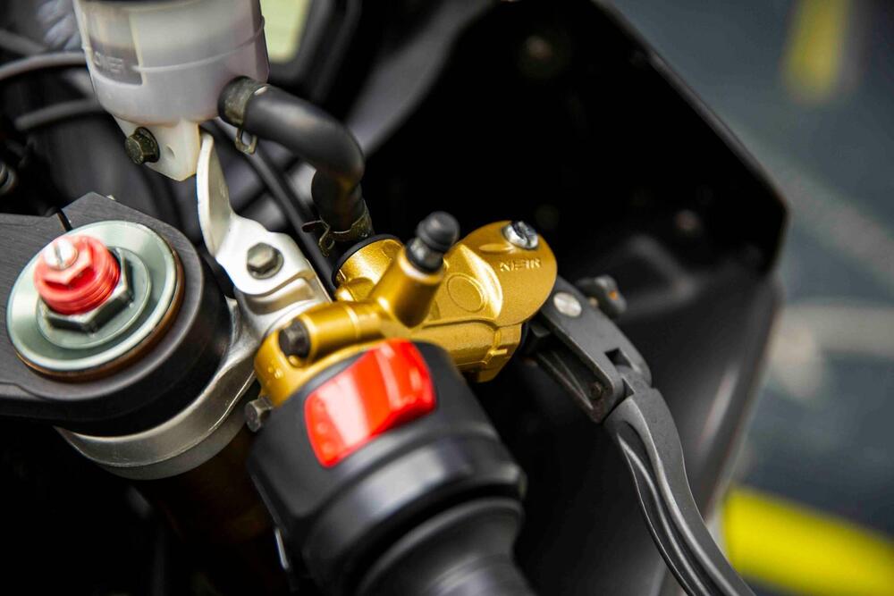 Suzuki GSX-R1000 (2005 - 06) (11)