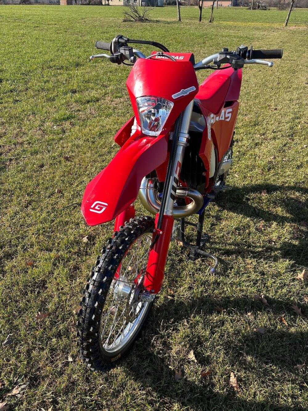 GASGAS EC 300 (2024) (2)