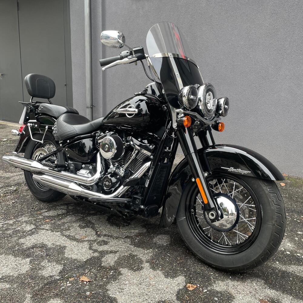 Harley-Davidson 114 Heritage Classic (2018 - 20) - FLHCS (2)