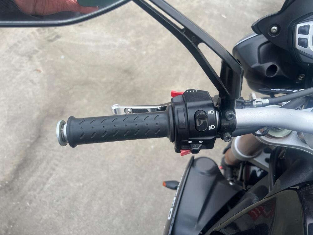 Triumph Speed Triple 1050 ABS (2011 - 15) (13)