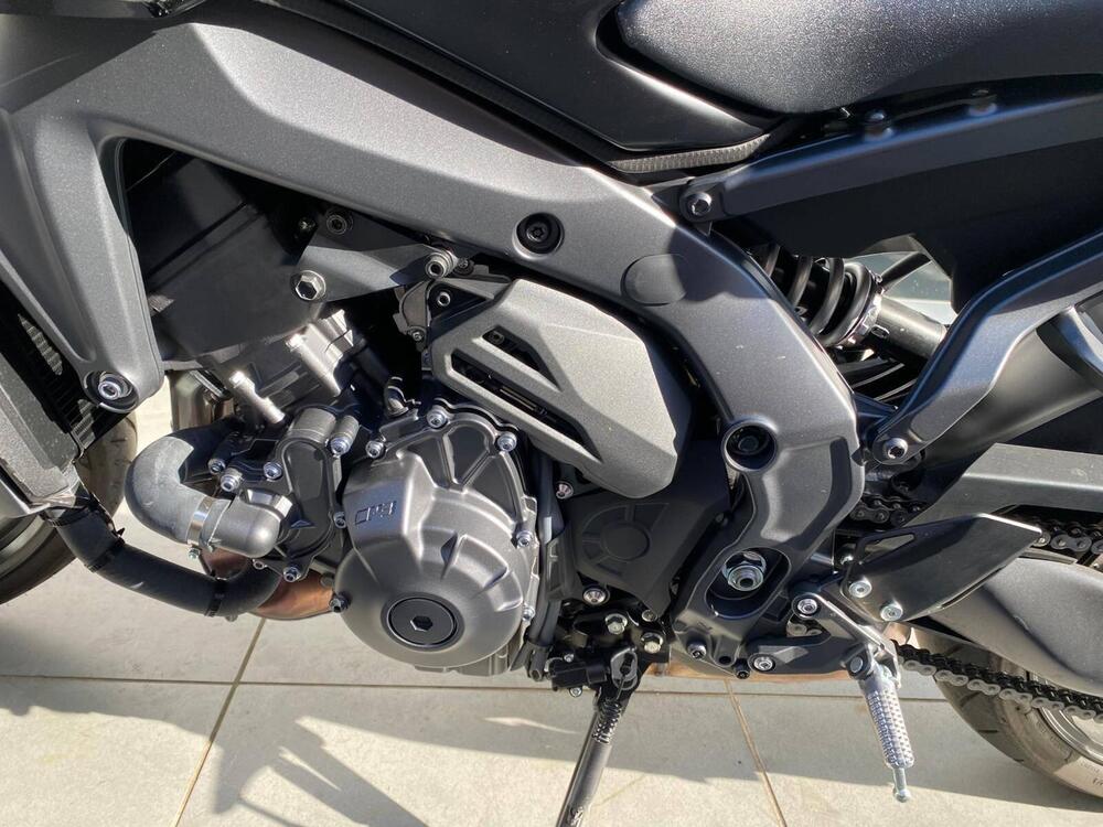 Yamaha MT-09 Y-AMT (2024 - 25) (11)