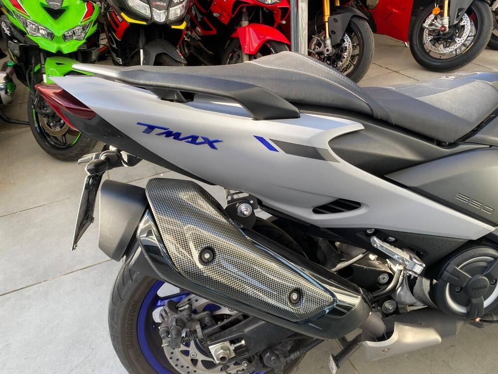 Yamaha T-Max 560 (2022 - 24) (5)