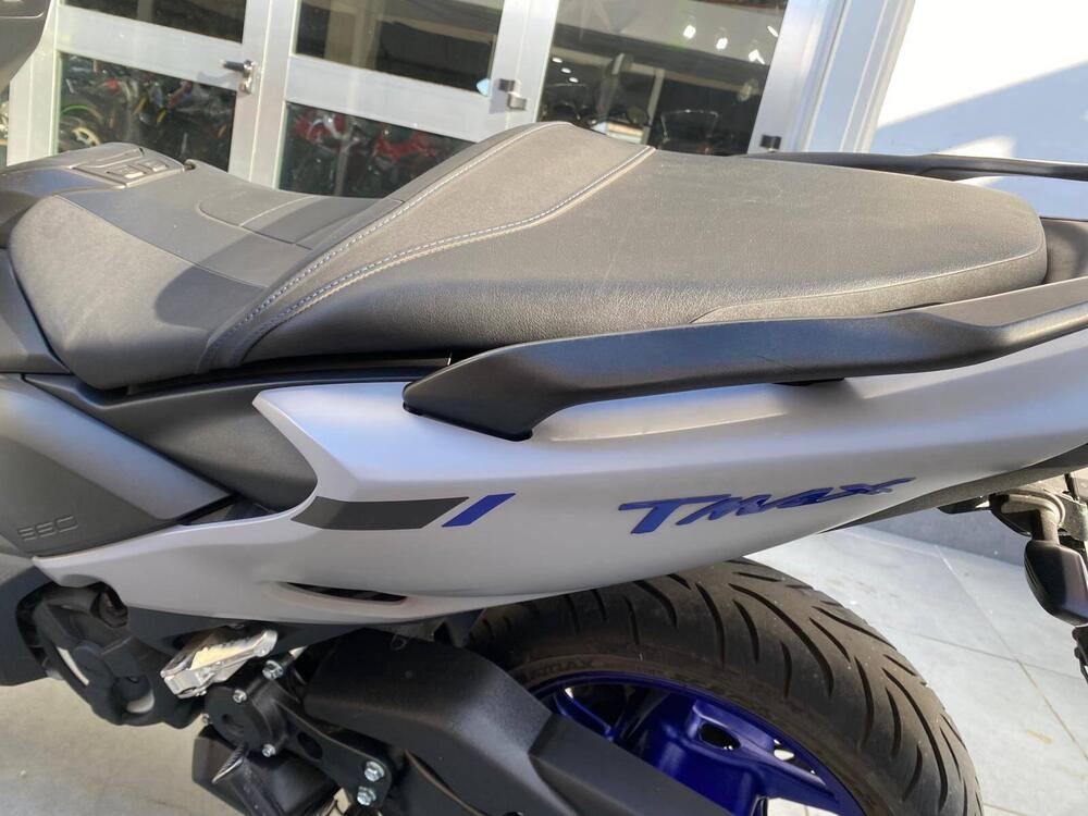 Yamaha T-Max 560 (2022 - 24) (8)