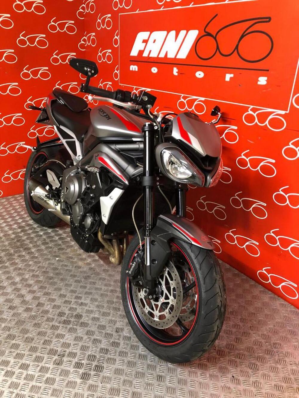 Triumph Street Triple R (2020 - 22) (2)