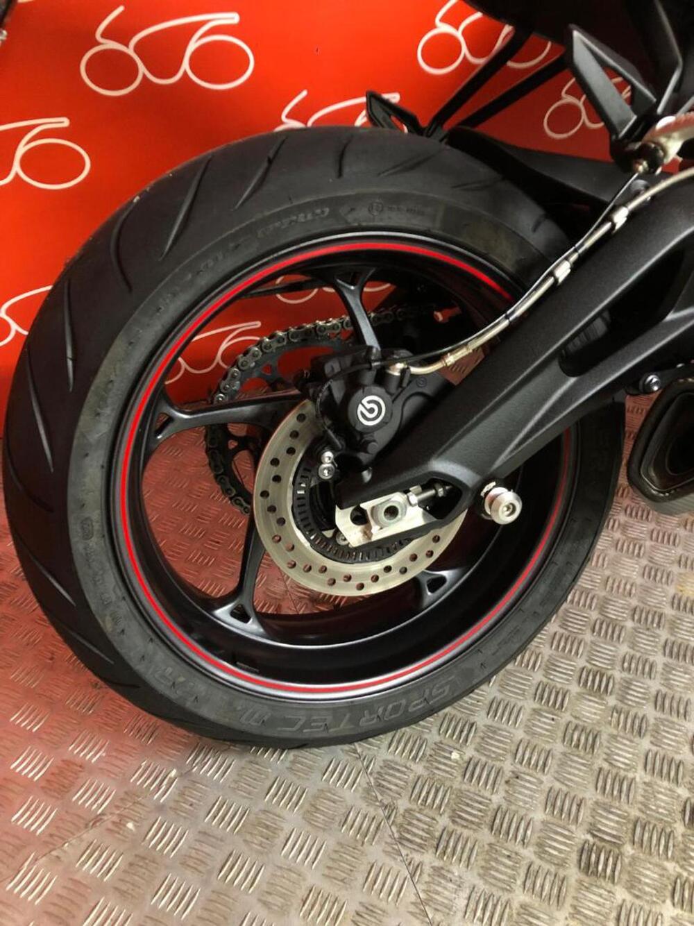 Triumph Street Triple R (2020 - 22) (6)