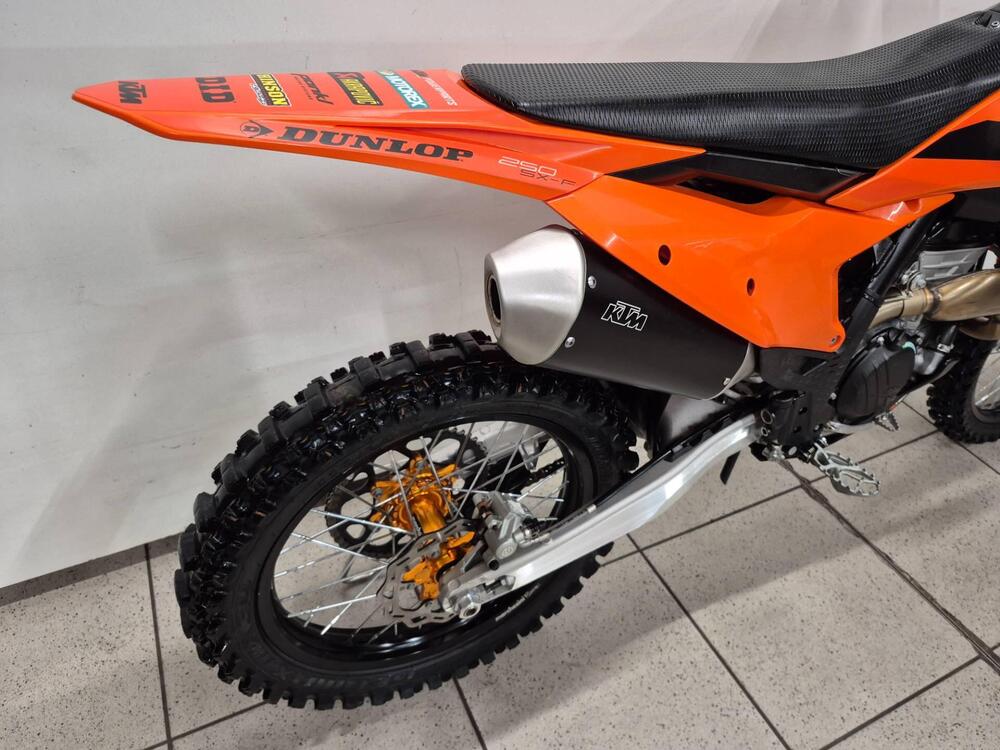 KTM 250 SX-F (2025) (3)