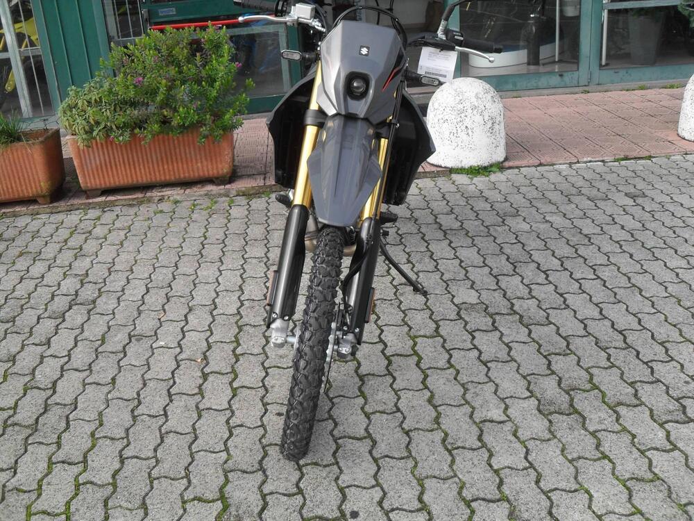 Suzuki DR-Z4S (2025) (2)