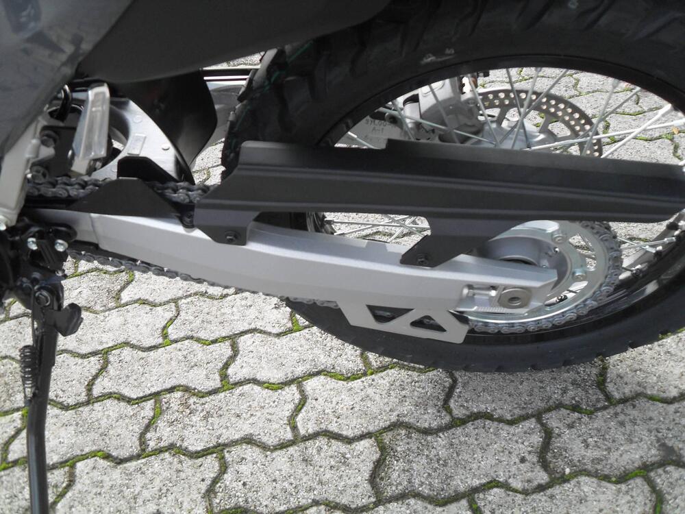 Suzuki DR-Z4S (2025) (6)