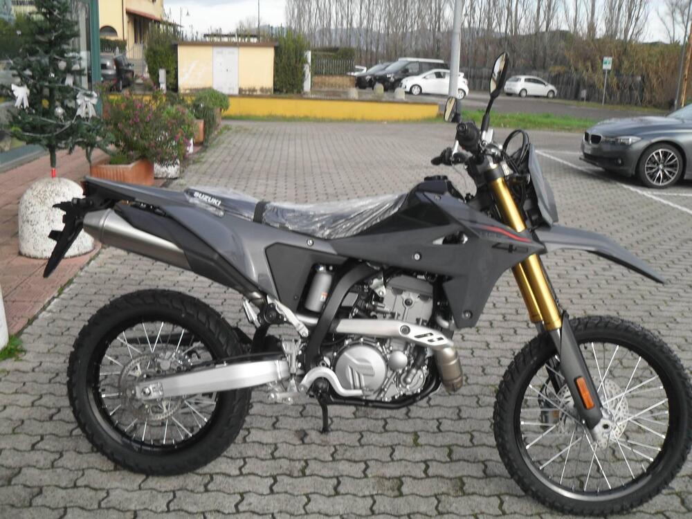 Suzuki DR-Z4S (2025) (7)