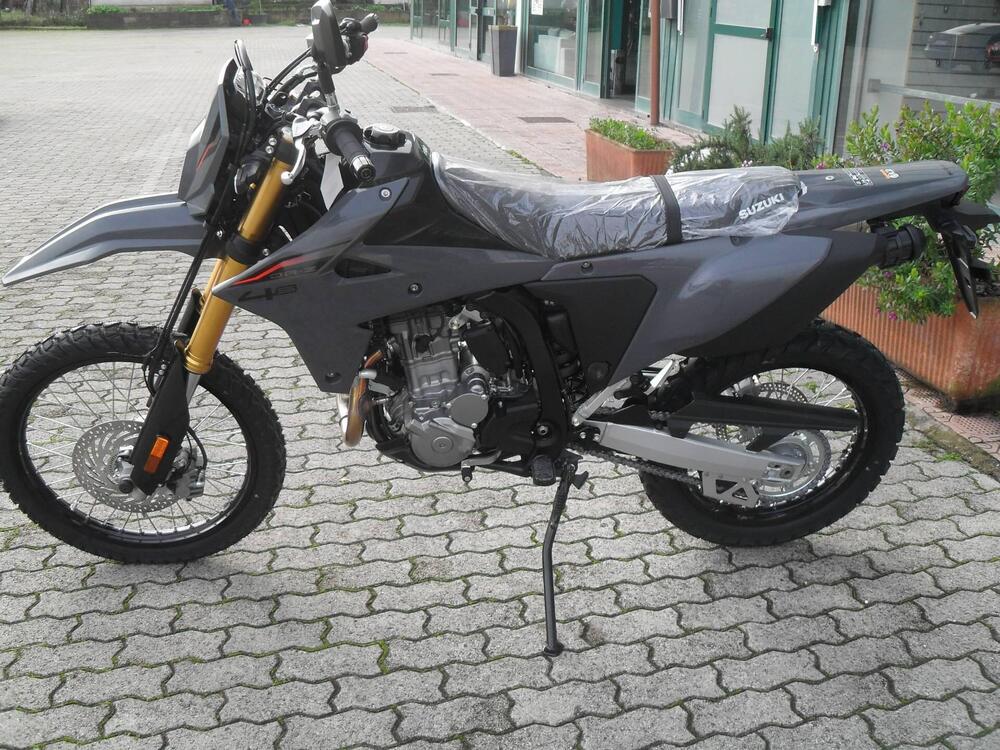 Suzuki DR-Z4S (2025) (8)