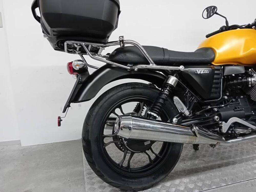 Moto Guzzi V7 II Stone (2015 - 17) (6)