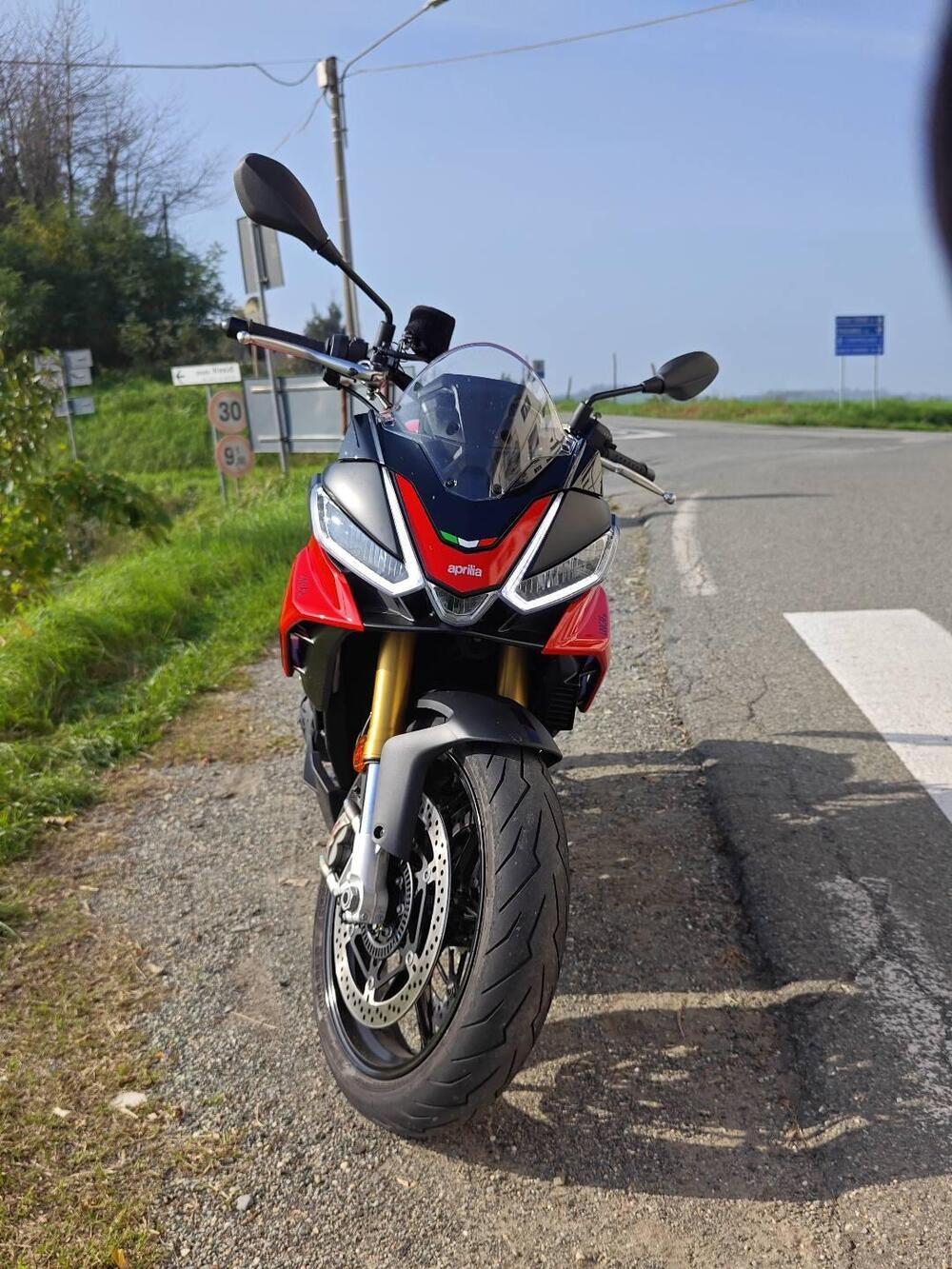 Aprilia Tuono V4 (2021 - 24) (3)
