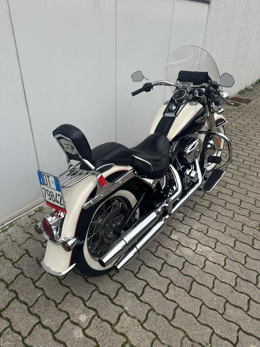 Harley-Davidson 1585 Softail Deluxe (2011) - FLSTN (9)