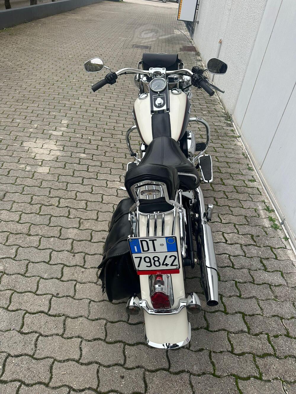 Harley-Davidson 1585 Softail Deluxe (2011) - FLSTN (5)