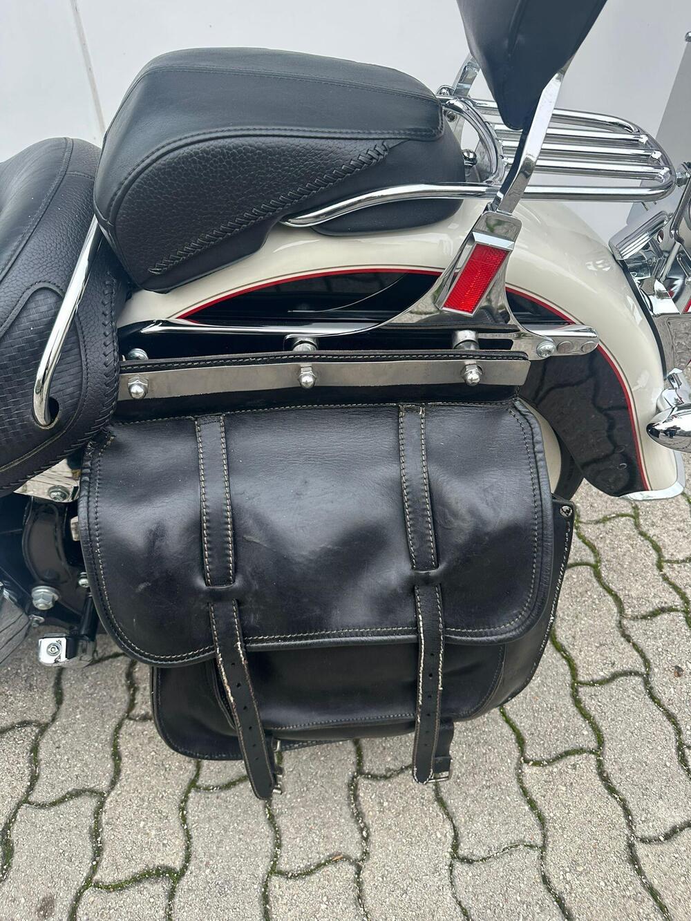 Harley-Davidson 1585 Softail Deluxe (2011) - FLSTN (6)