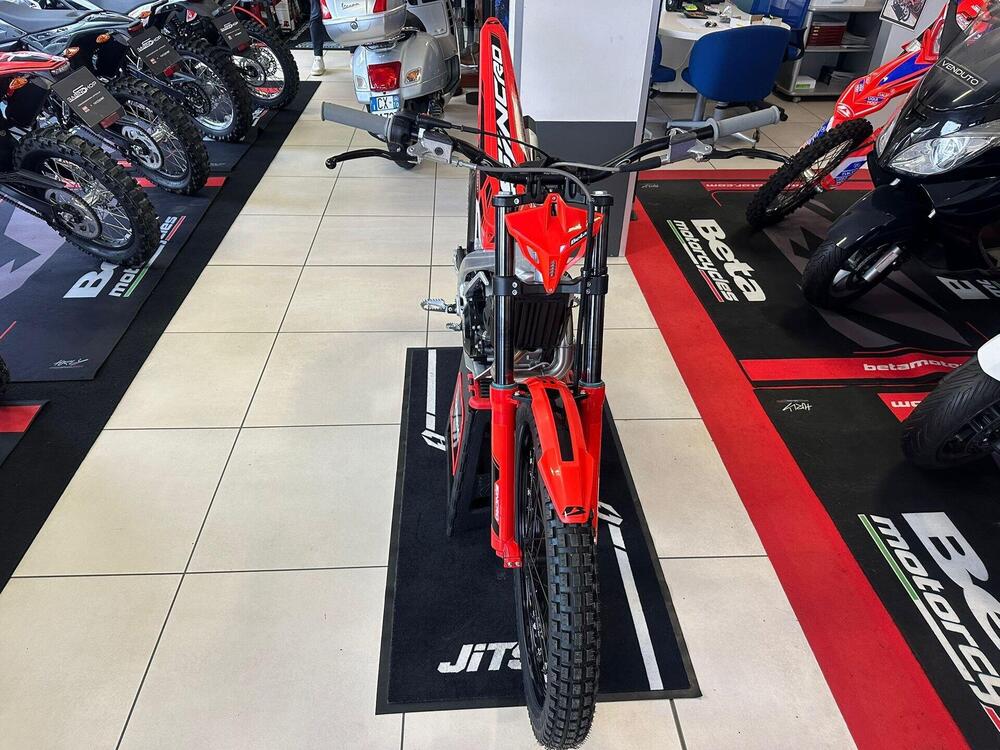 Betamotor Evo 300 2T (2025) (8)