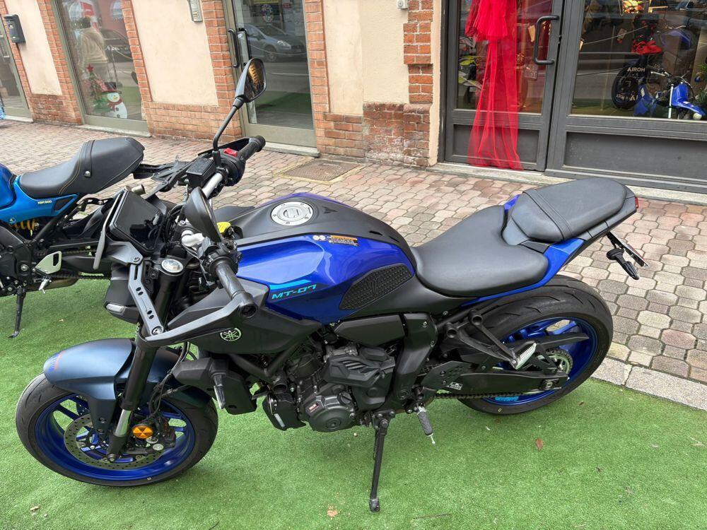 Yamaha MT-07 Y-AMT (2025) (3)
