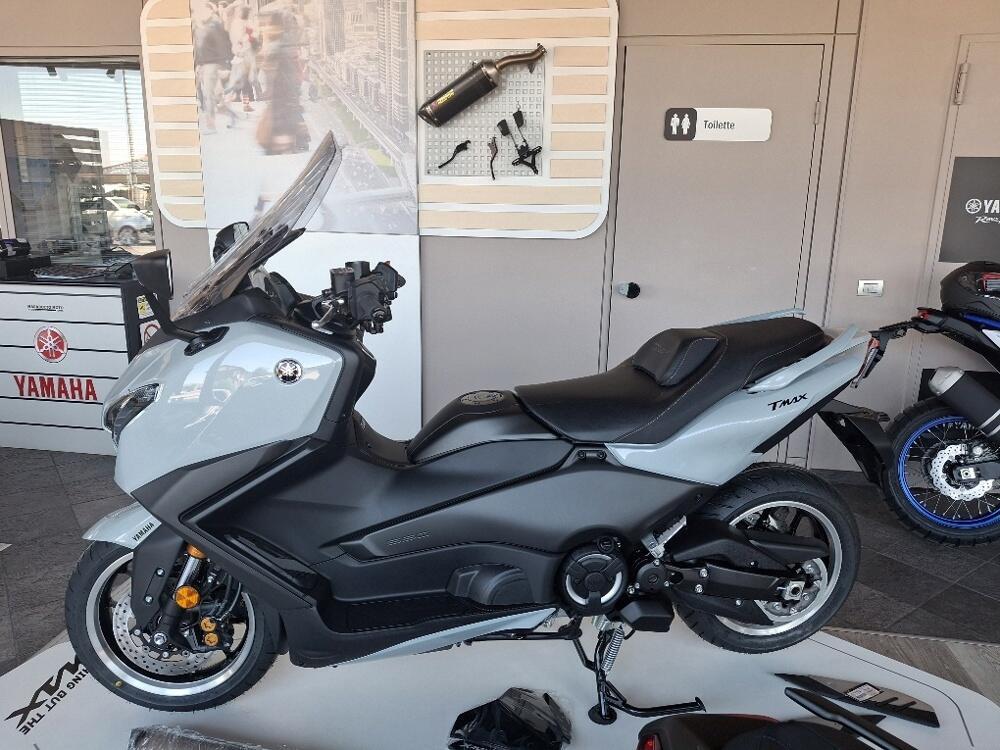 Yamaha T-Max 560 Tech Max (2025)