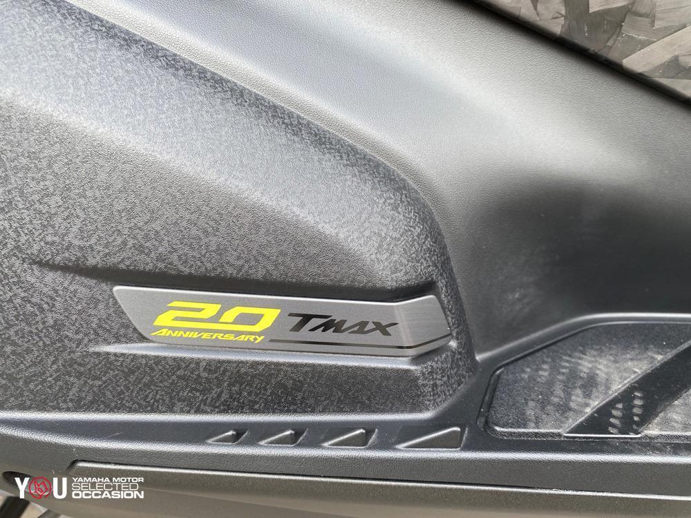 Yamaha T-Max 560 20° anniversario (2021) (9)