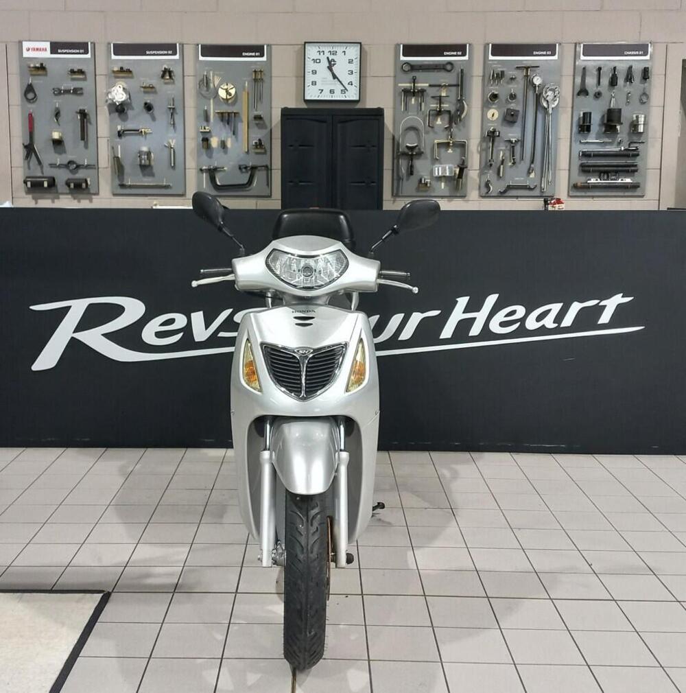 Honda SH 150 (2000 - 06) (3)