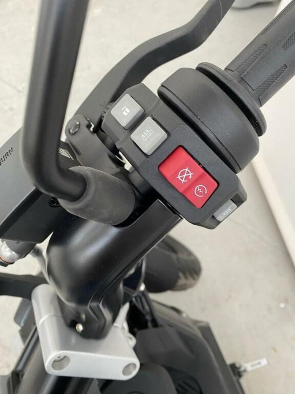 Bmw CE 02 AM (2024 - 25) (5)