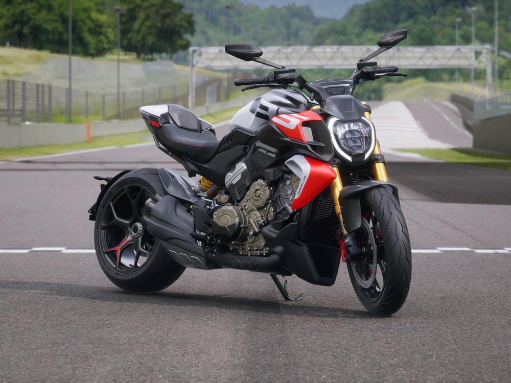 Ducati Diavel V4 RS (2026) (5)