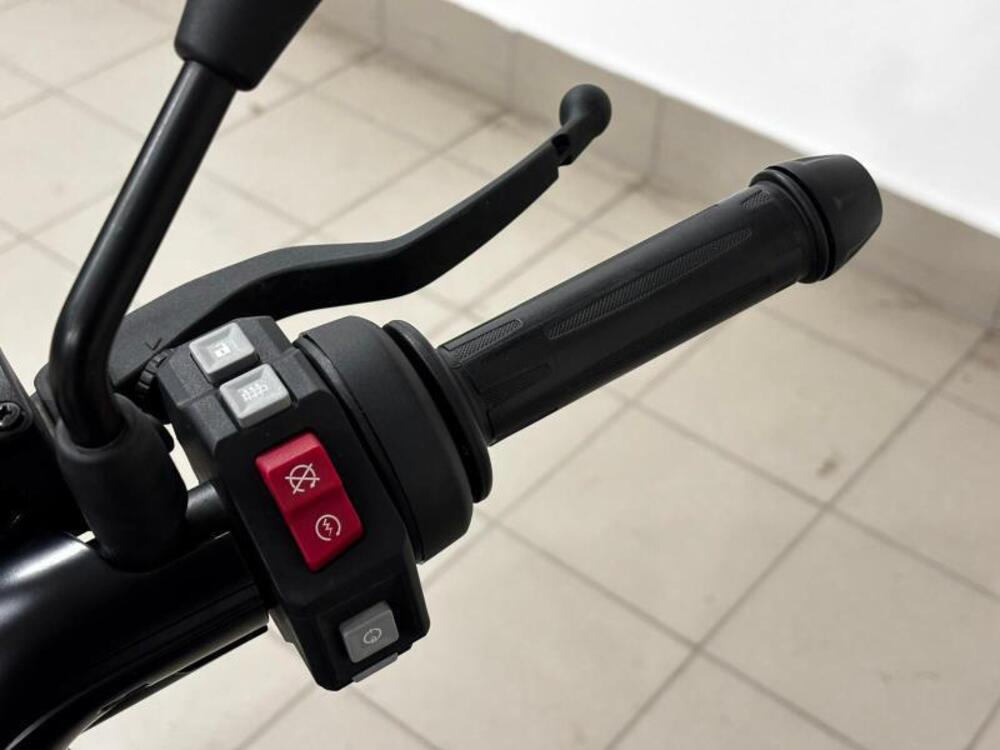 Bmw CE 02 AM (2024 - 25) (9)