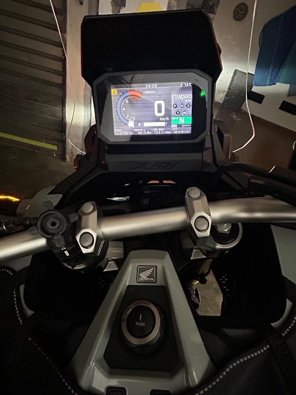 Honda X-ADV 750 DCT Travel (2021 - 24) (2)