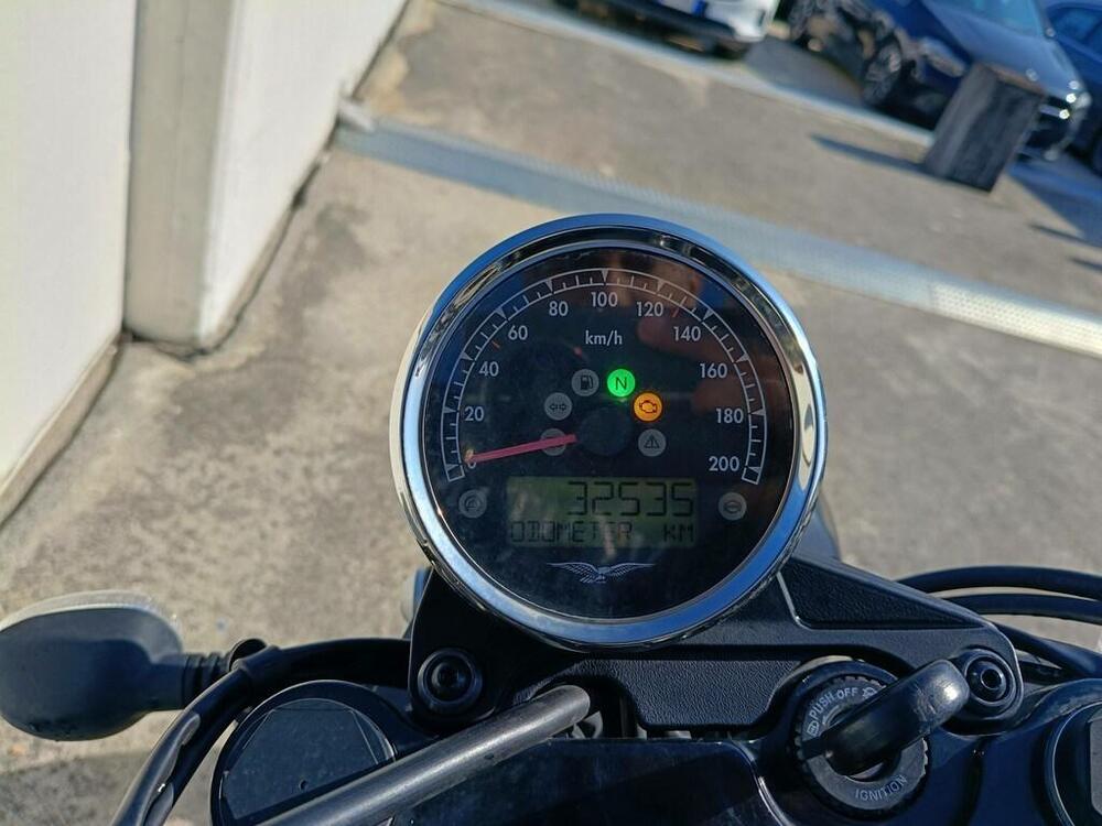 Moto Guzzi V7 III Stone (2017 - 20) (6)