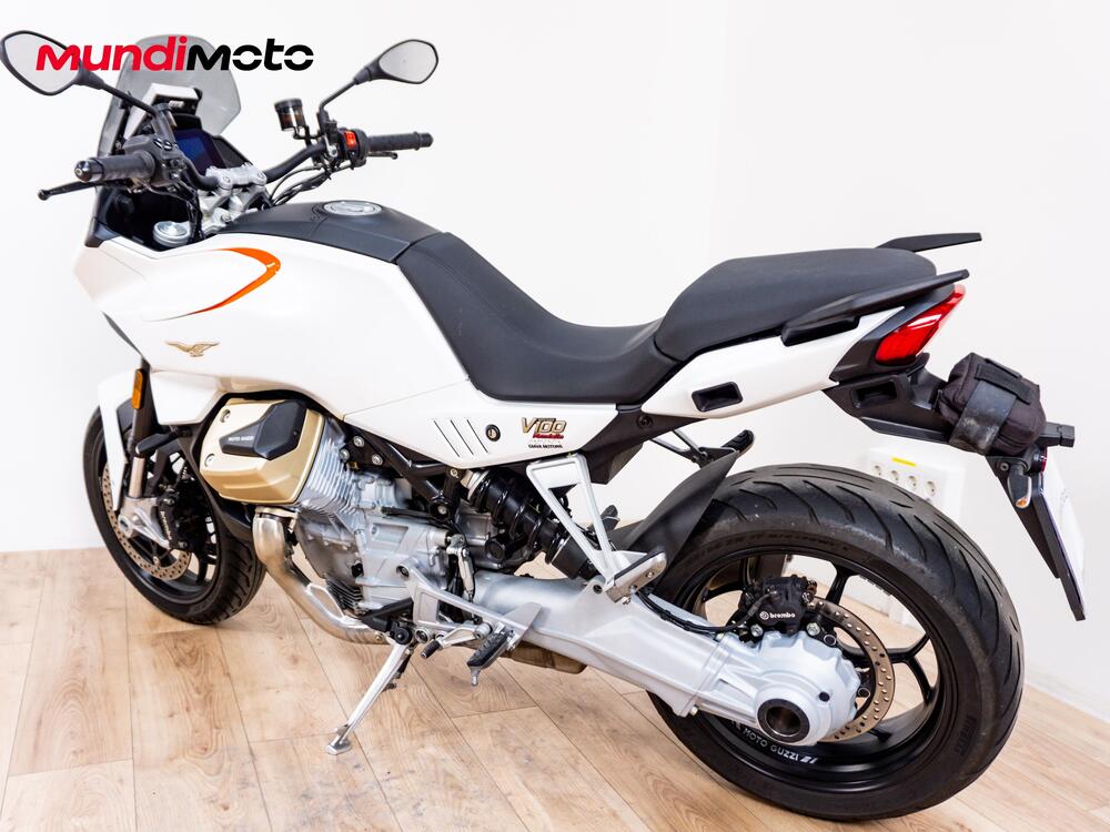 Moto Guzzi V100 Mandello (2022 - 24) (7)