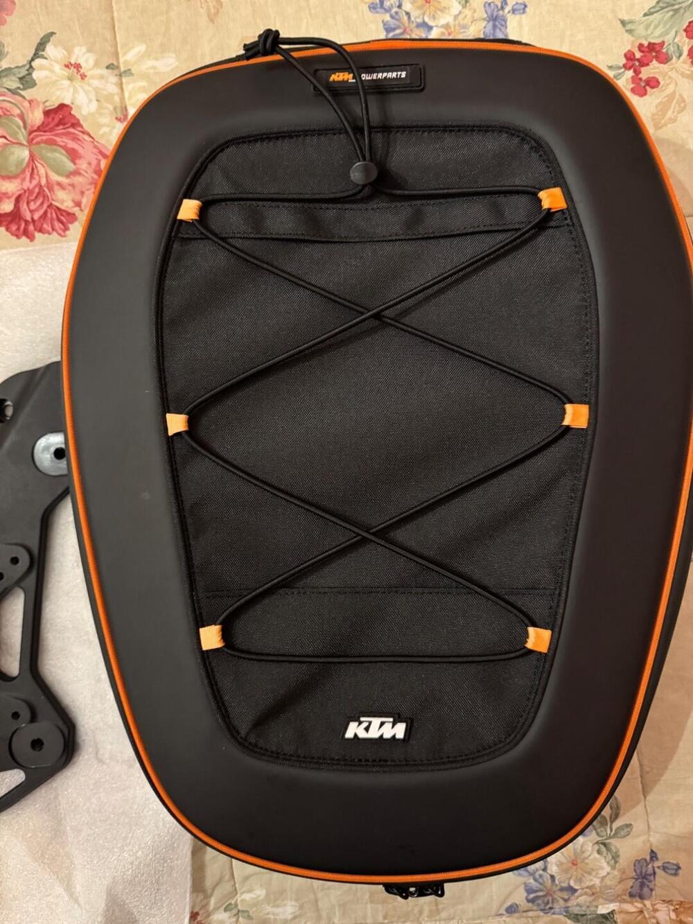 Borsa posteriore + piastra originale KTM (2)
