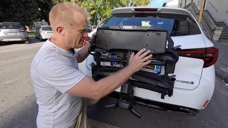 Portabici da gancio s&igrave;, ma pieghevole! I nostri sei mesi con OutPace di Thule [VIDEO]